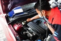 Jika Anda bertanya-tanya mengenai kenapa AC harus di service secara rutin, maka Anda perlu menyimak manfaat rutin melakukan service AC mobil berikut ini
